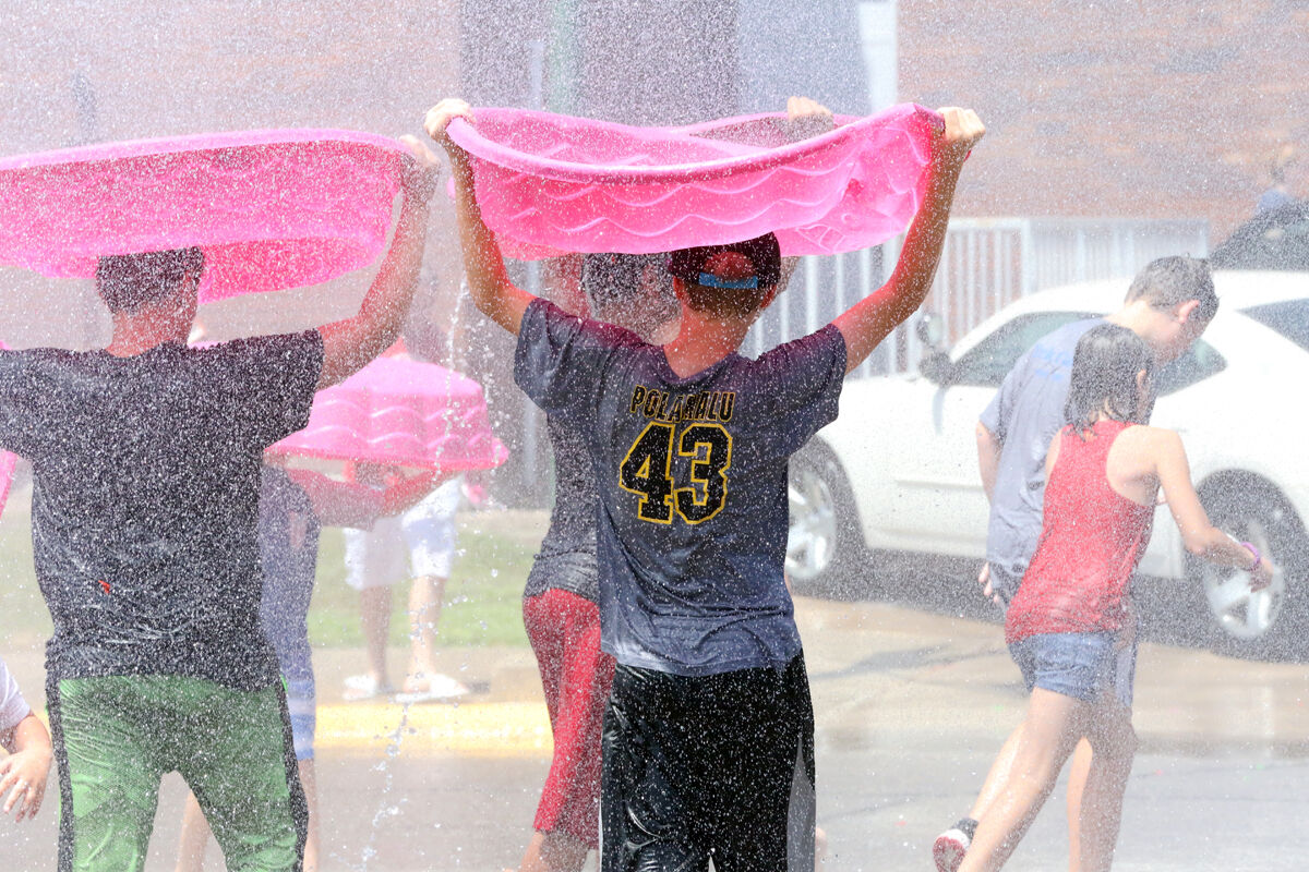 Balloon Days Water Fight (12).jpg